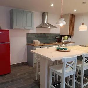 Ideal Parelles Aptm Amb Encant Estil Mediterrani I Tranquil A Apartamento Llançà